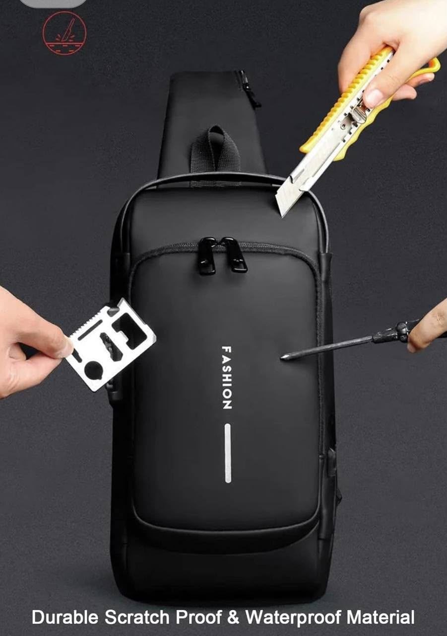 תיק עם יציאת USB